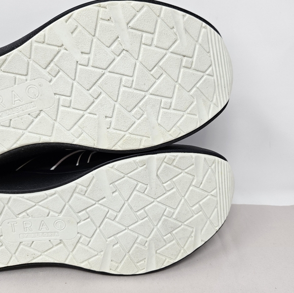 Traq By Alegria Sneakers Mens Sz 41/8 Black Mesh Smart Shoes Slip Resistant - Picture 9 of 12